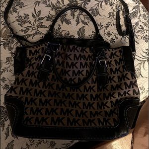 Michael Kors Purse combination- material & leather beautiful stitching  buckles